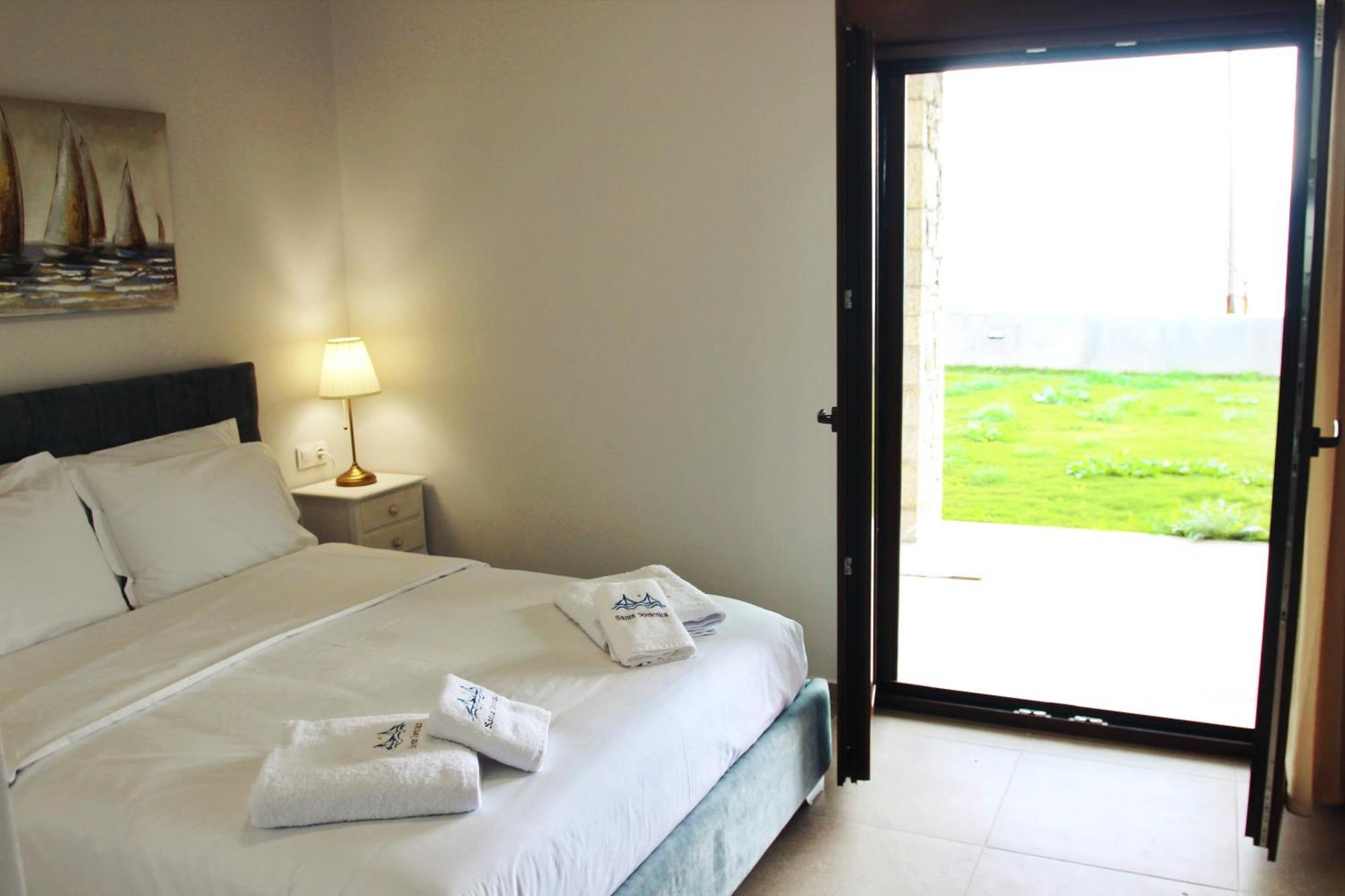 Santa Domenica Nafpaktos - Rooms And Apartments By The Sea エクステリア 写真