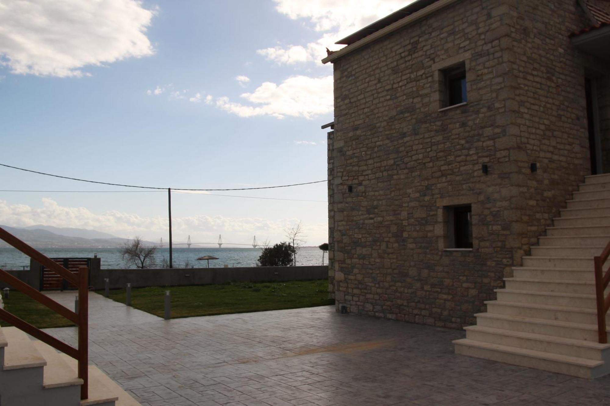 Santa Domenica Nafpaktos - Rooms And Apartments By The Sea エクステリア 写真