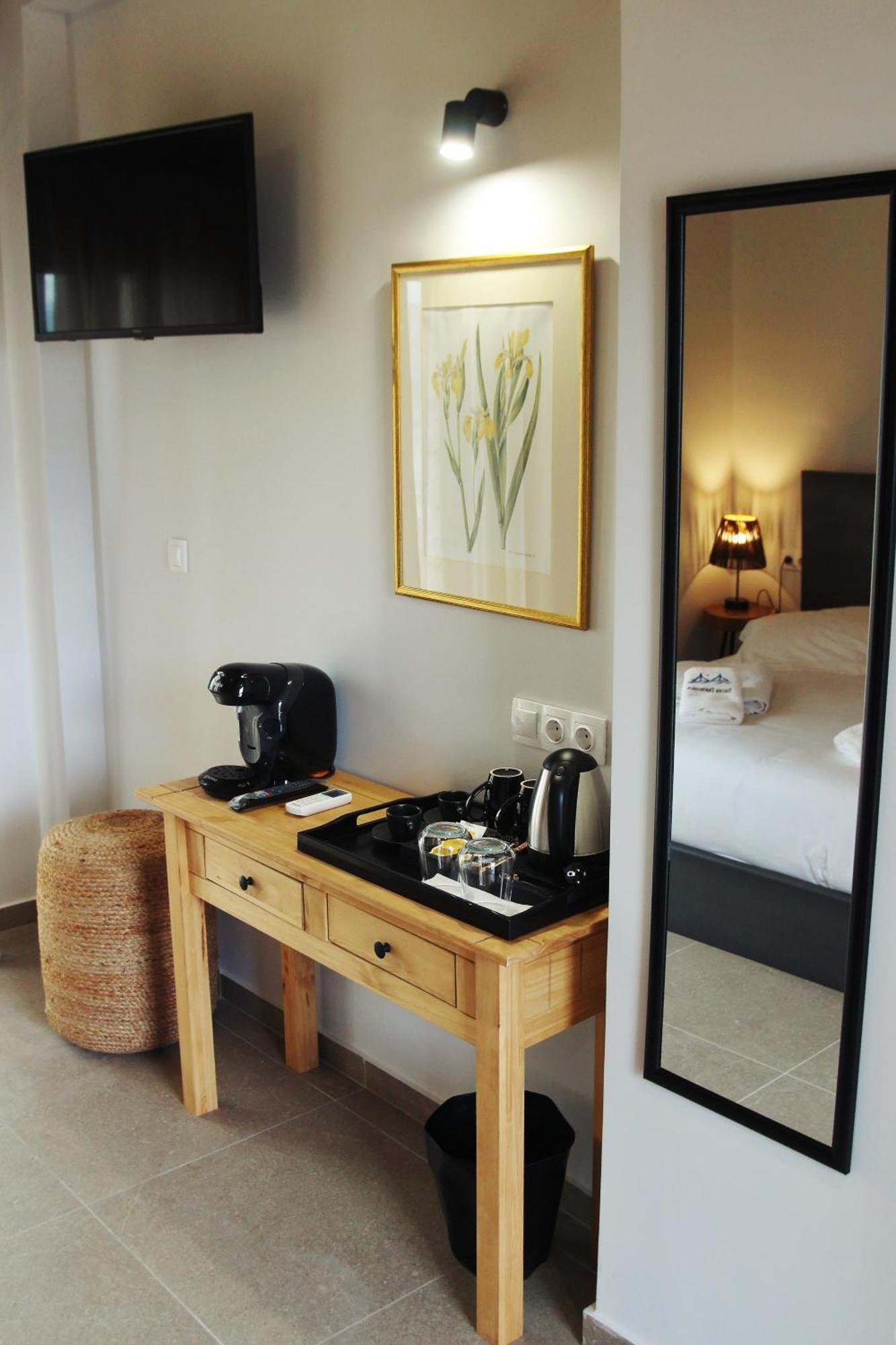 Santa Domenica Nafpaktos - Rooms And Apartments By The Sea エクステリア 写真
