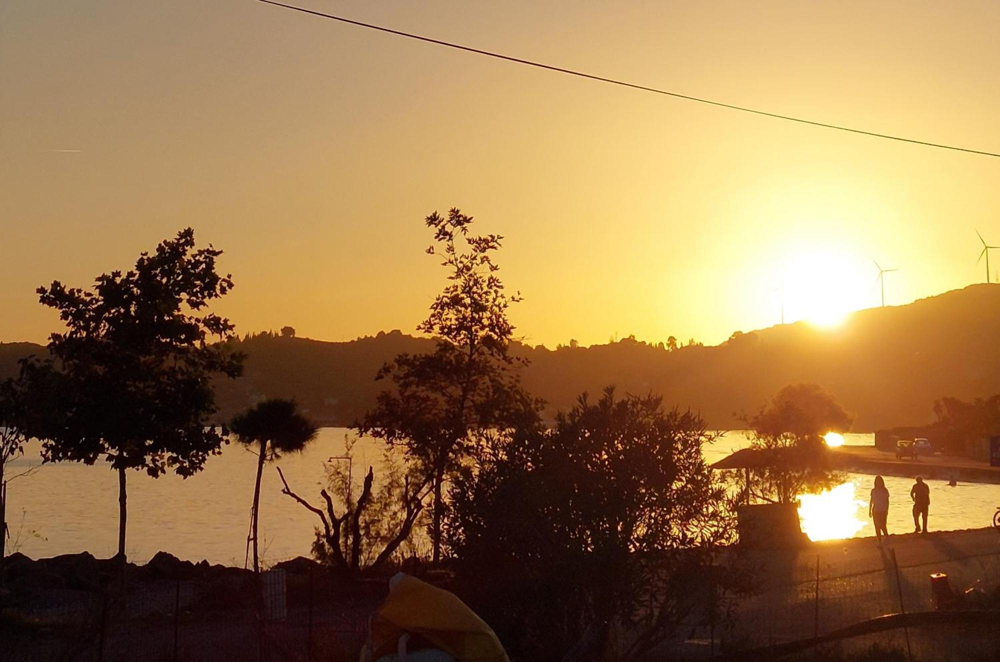 Santa Domenica Nafpaktos - Rooms And Apartments By The Sea エクステリア 写真