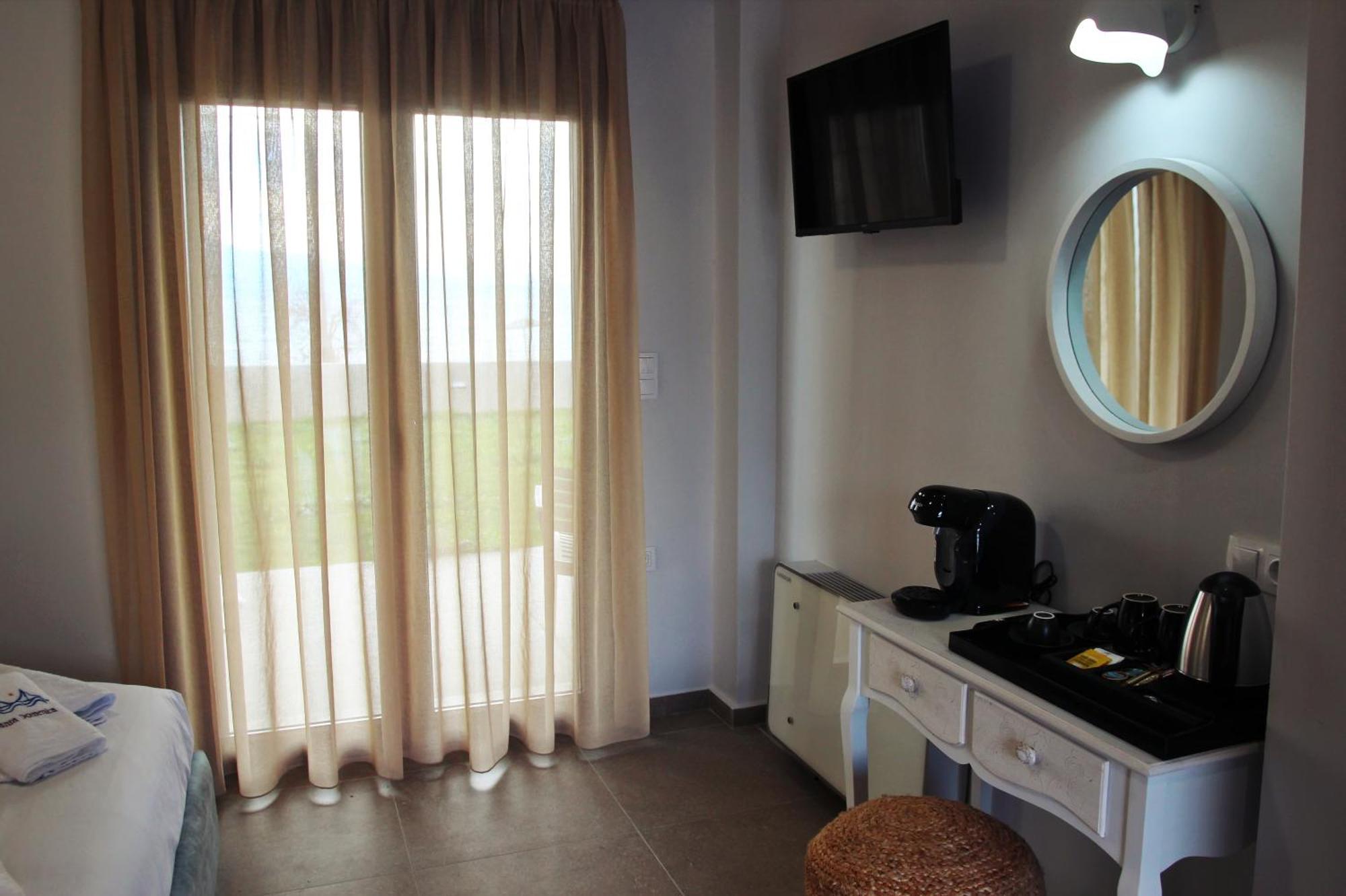 Santa Domenica Nafpaktos - Rooms And Apartments By The Sea エクステリア 写真