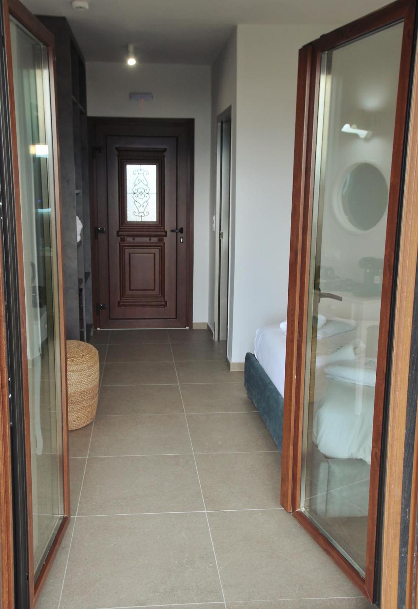 Santa Domenica Nafpaktos - Rooms And Apartments By The Sea エクステリア 写真